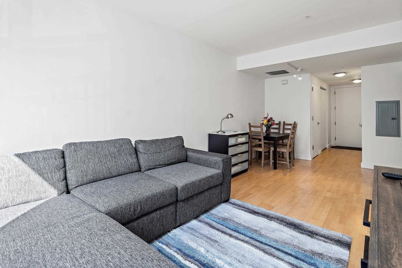 222 Montgomery St #1D - Photo 4 of 20