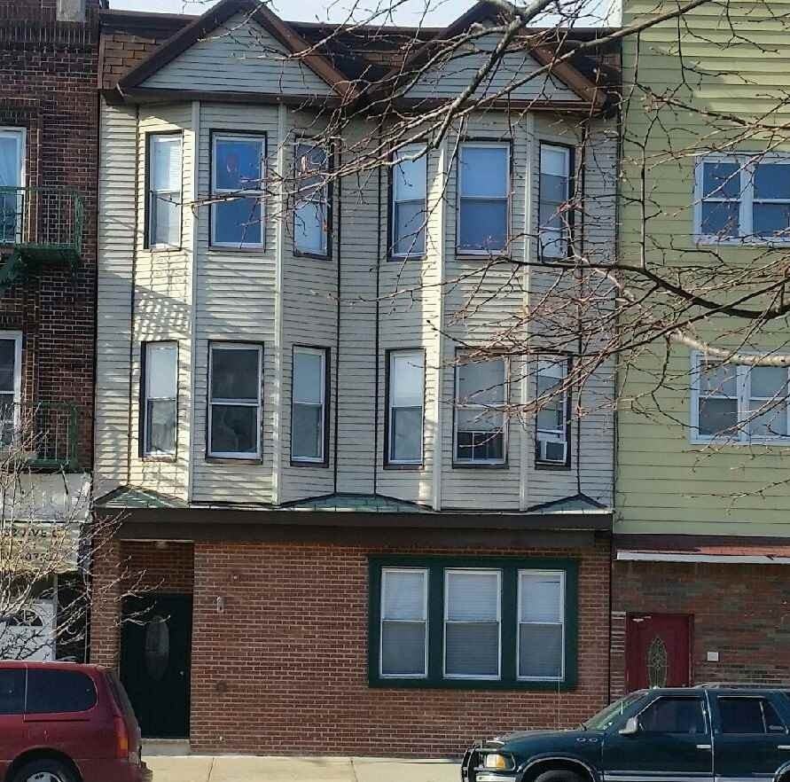 385 Avenue C #3 - Photo 2 of 10
