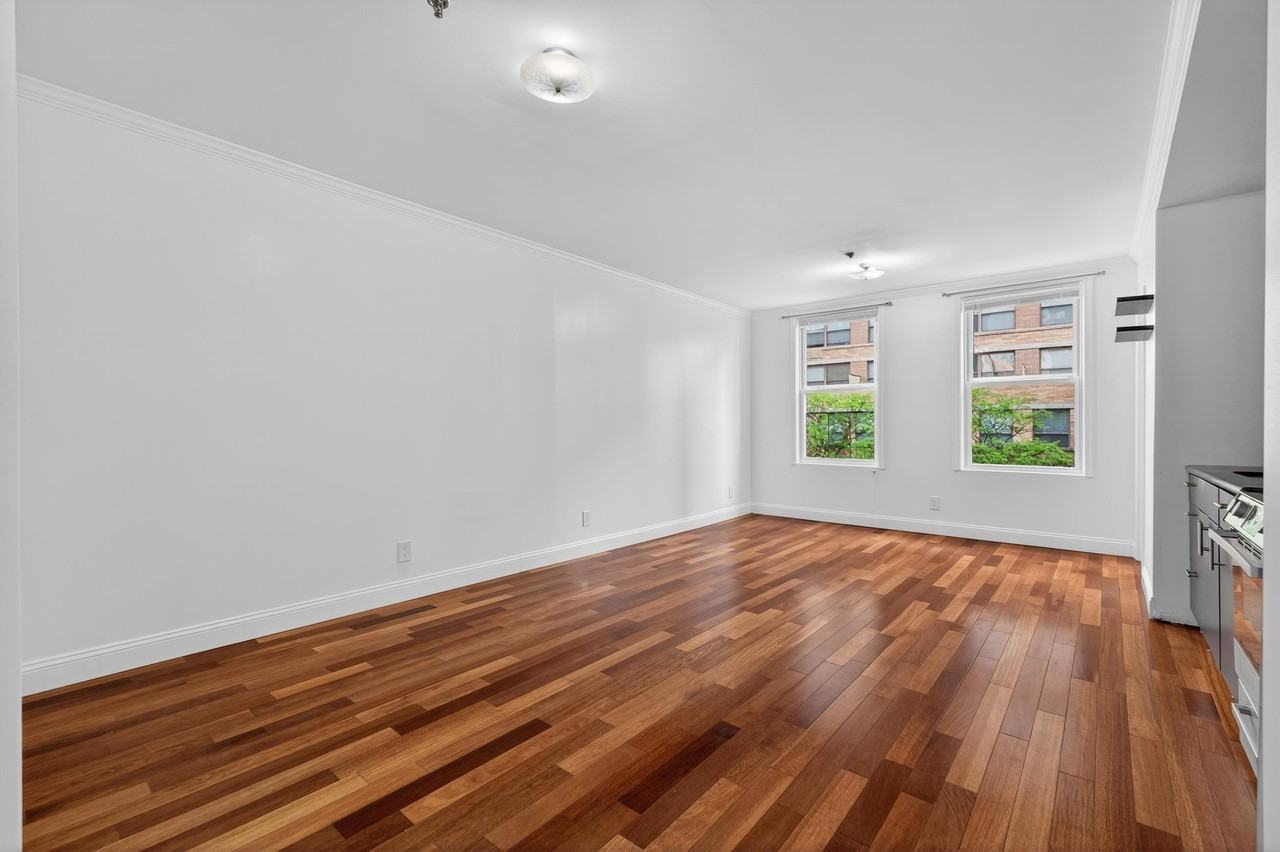 262 Warren St #3 - Photo 4 of 11