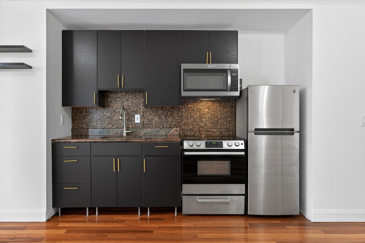 262 Warren St #3 - Photo 6 of 11