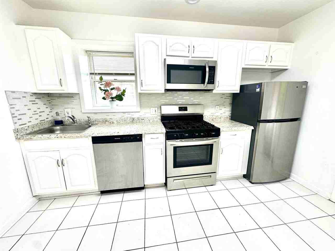 247 Clendenny Ave #1DUPLEX - Photo 5 of 29