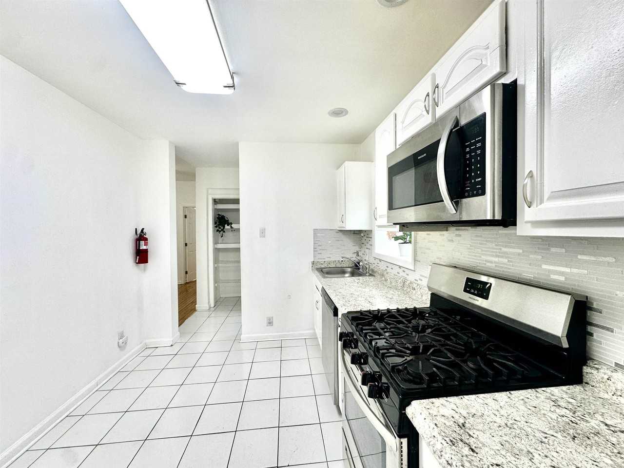 247 Clendenny Ave #1DUPLEX - Photo 7 of 29