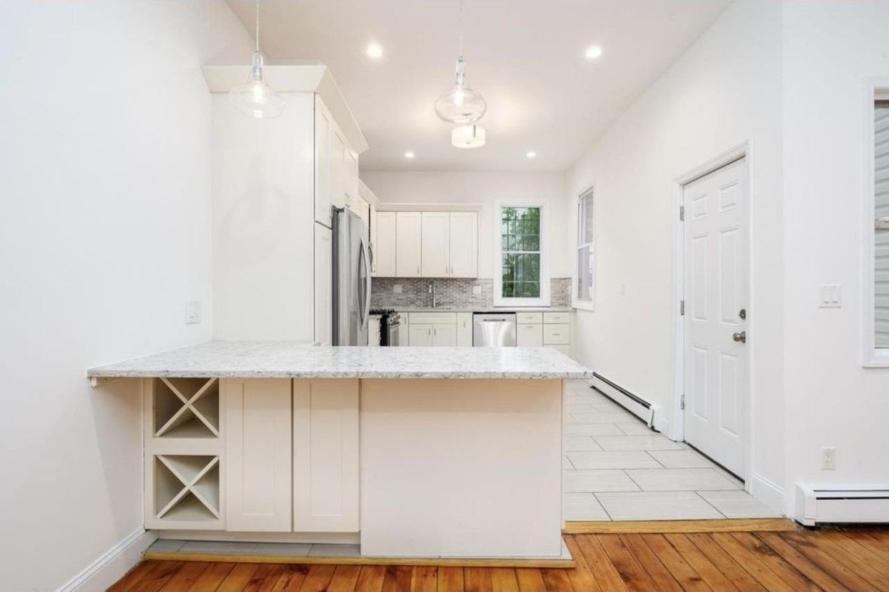 28 Jones St - Photo 4 of 17