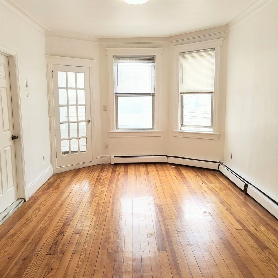 375 Union St #2 - Photo 5 of 19