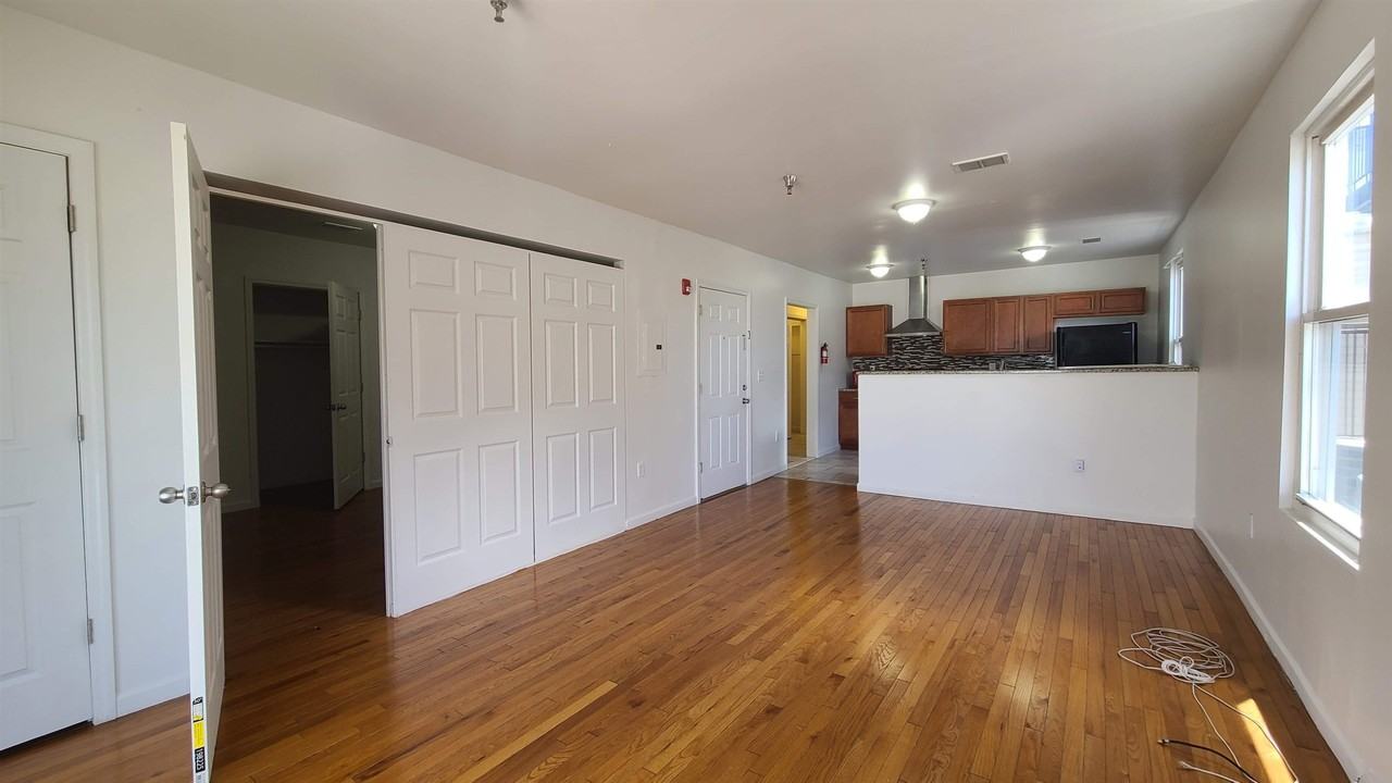 3714 Kennedy Blvd #3 - Photo 7 of 23