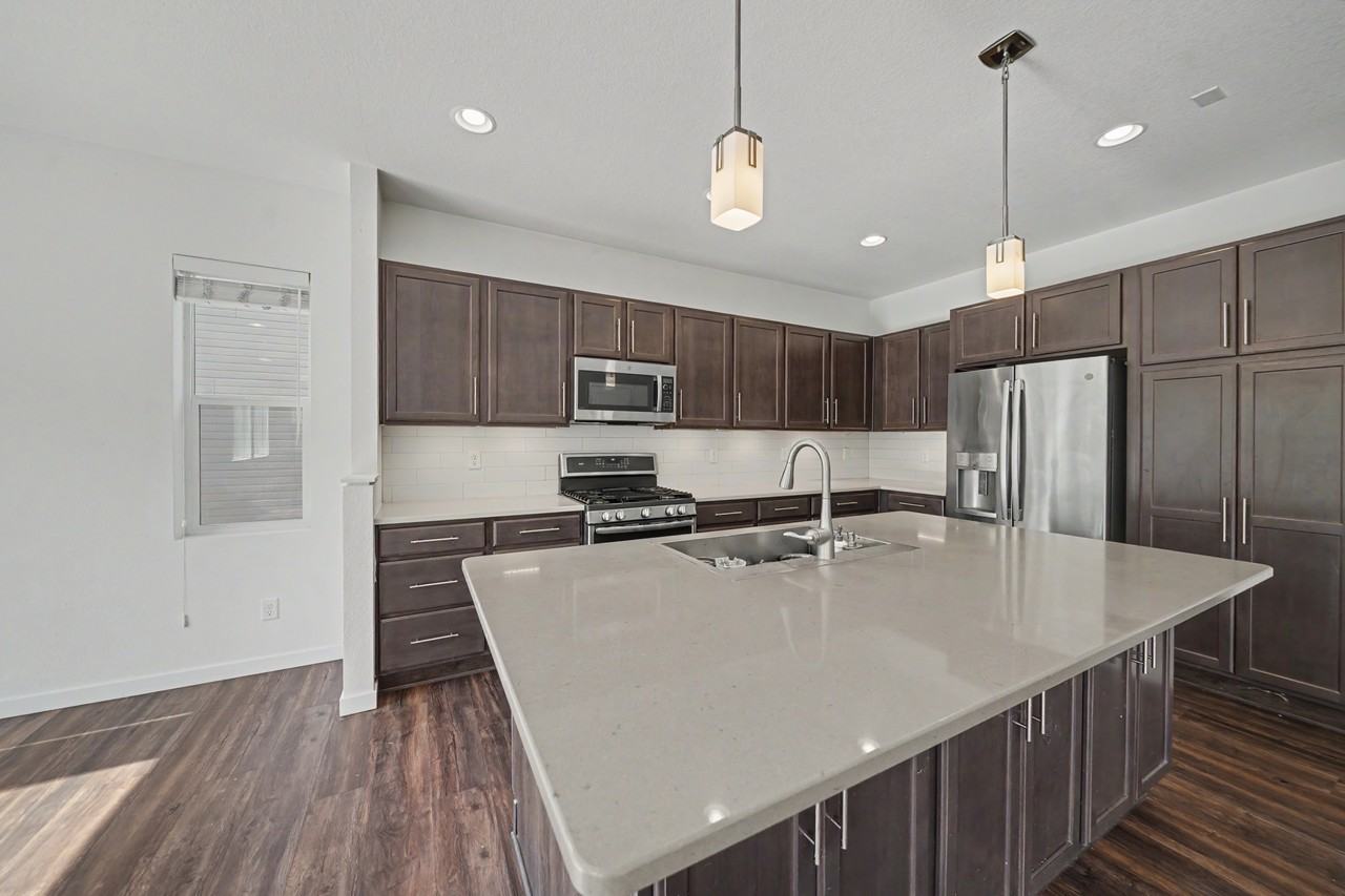 11071 Watermark Ave - Photo 4 of 30