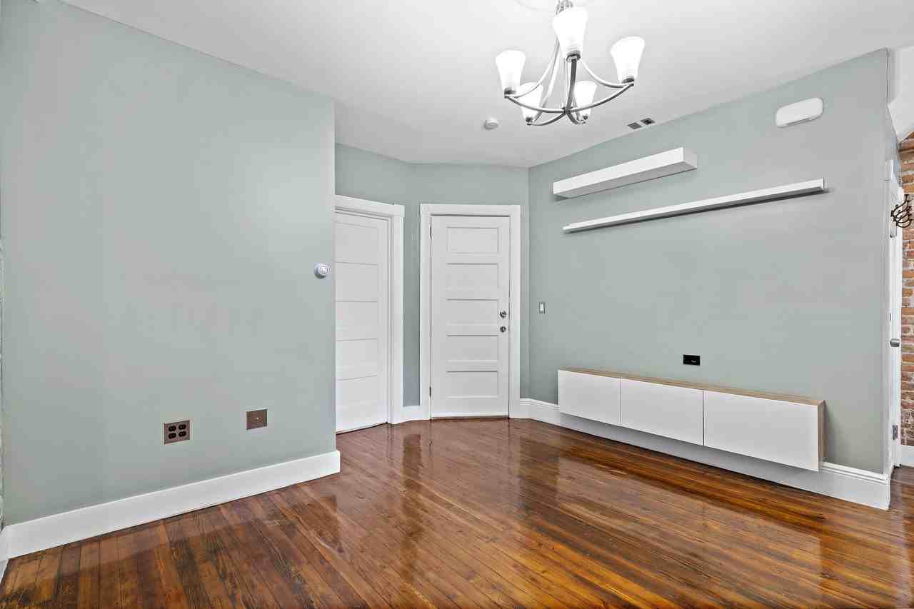 6008 Tyler Pl - Photo 5 of 16