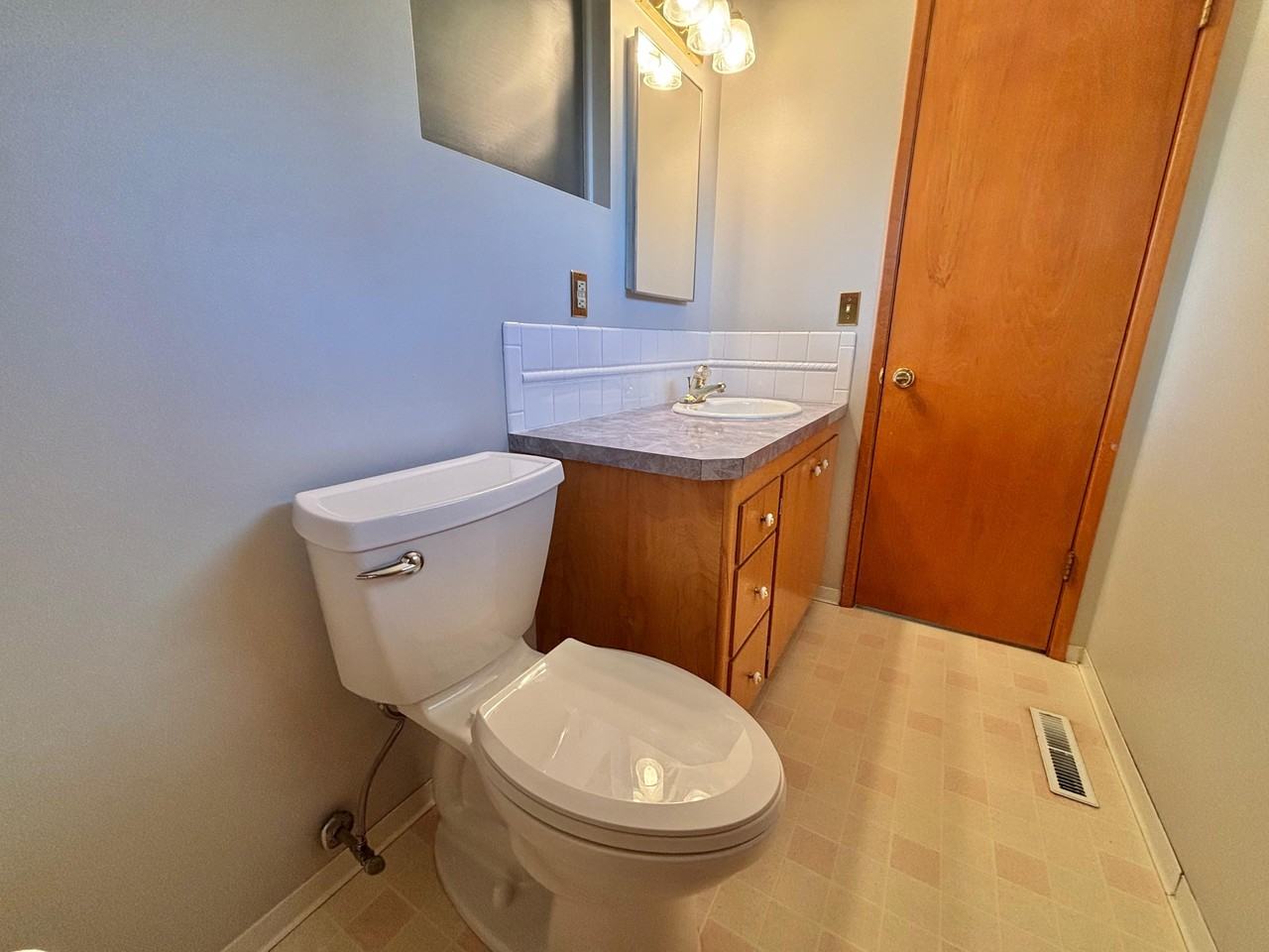 7520 E Mission Ave - Photo 3 of 23
