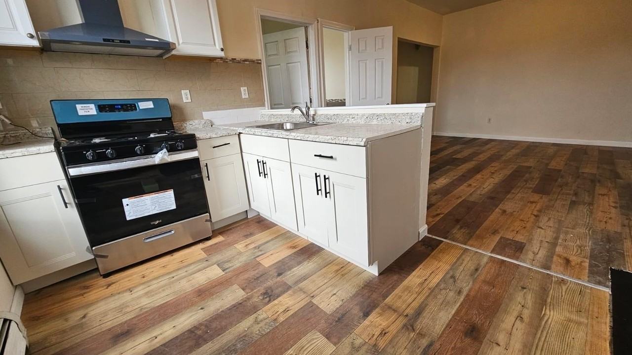 126 Monticello Ave #2 - Photo 5 of 12