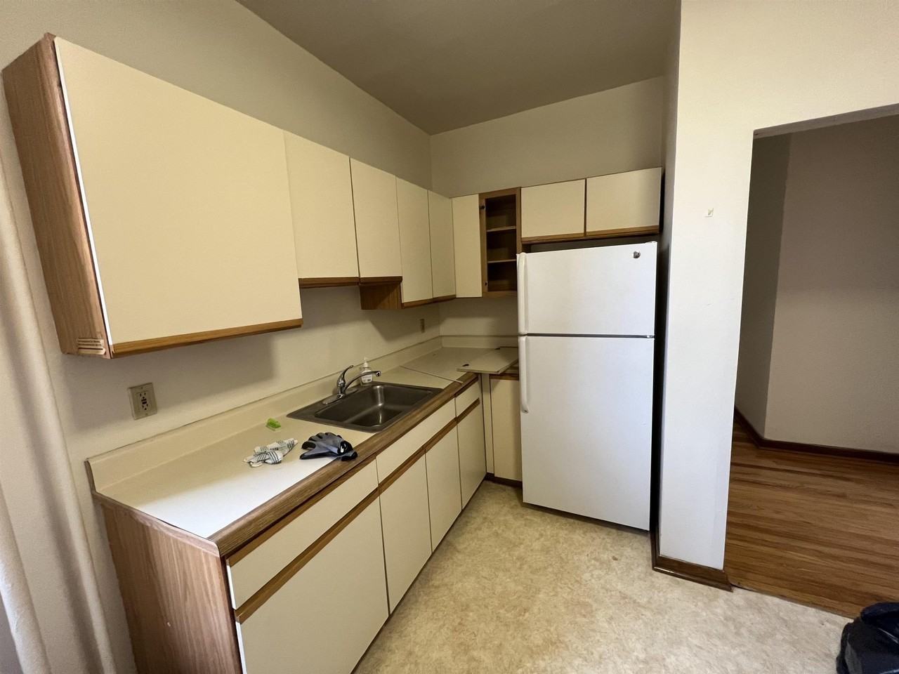 426 78th St #33 - Photo 3 of 5