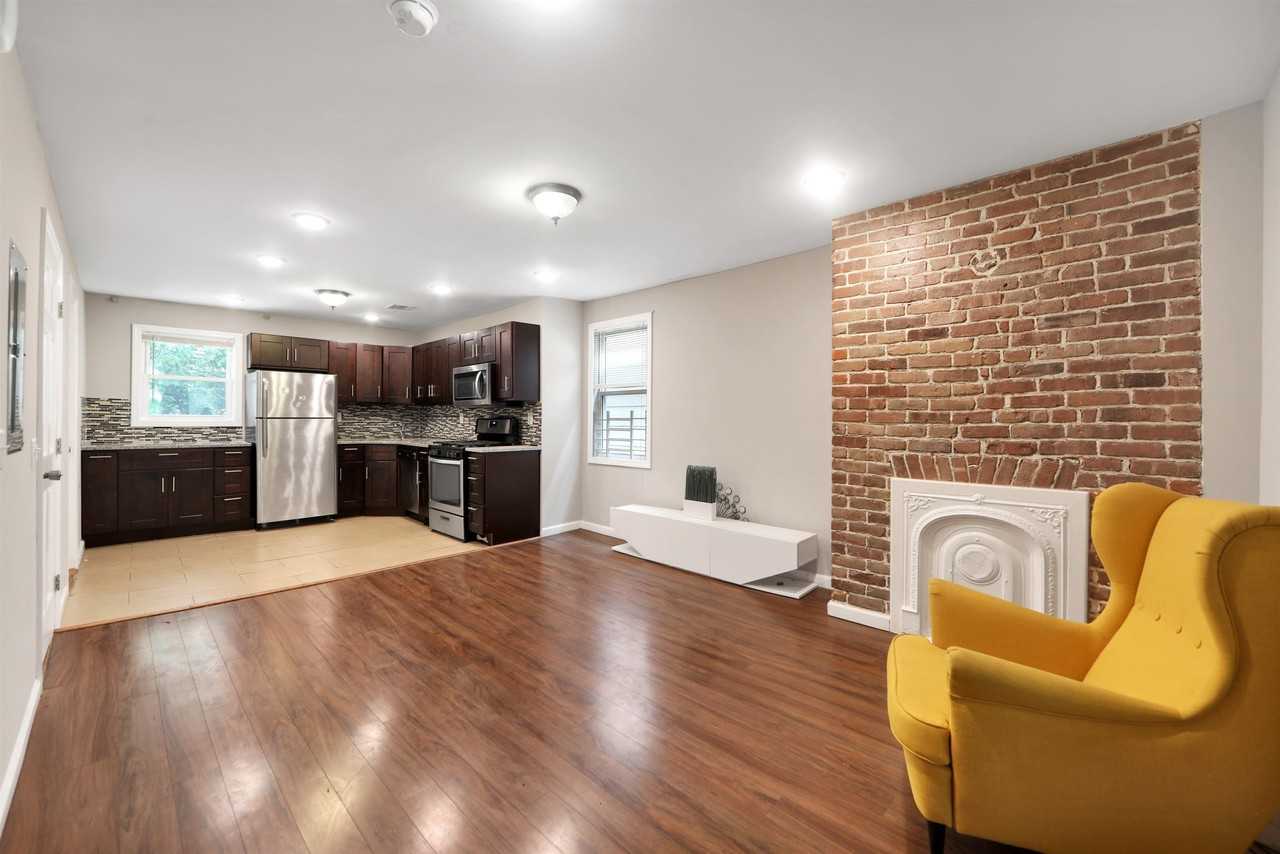 20 Gardner Ave #2 - Photo 2 of 12