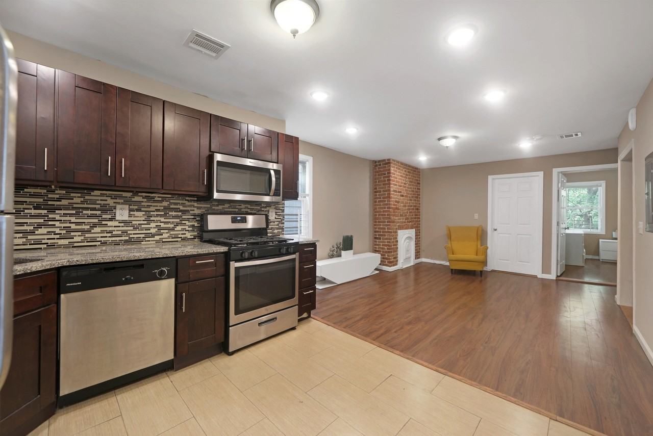 20 Gardner Ave #2 - Photo 3 of 12