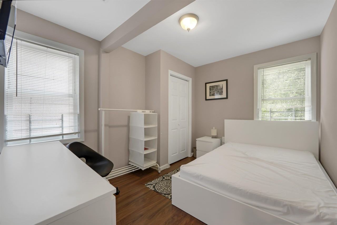 20 Gardner Ave #2 - Photo 5 of 12