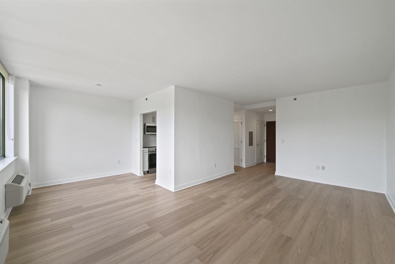 99 GORGE RD #711 - Photo 3 of 16