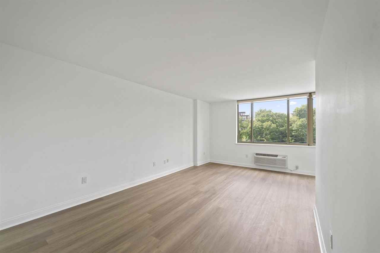 99 GORGE RD #711 - Photo 5 of 16