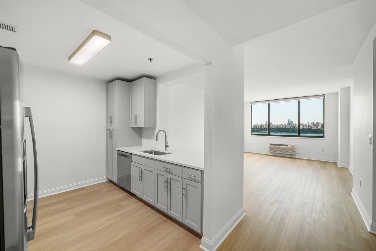 99 GORGE RD #1405 - Photo 6 of 15
