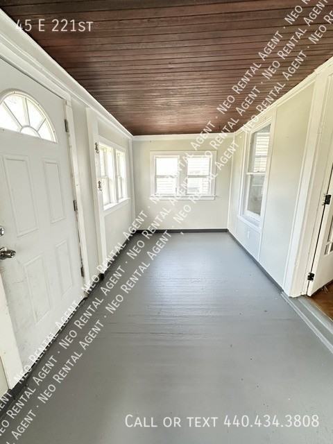45 E 221st St - Photo 4 of 9