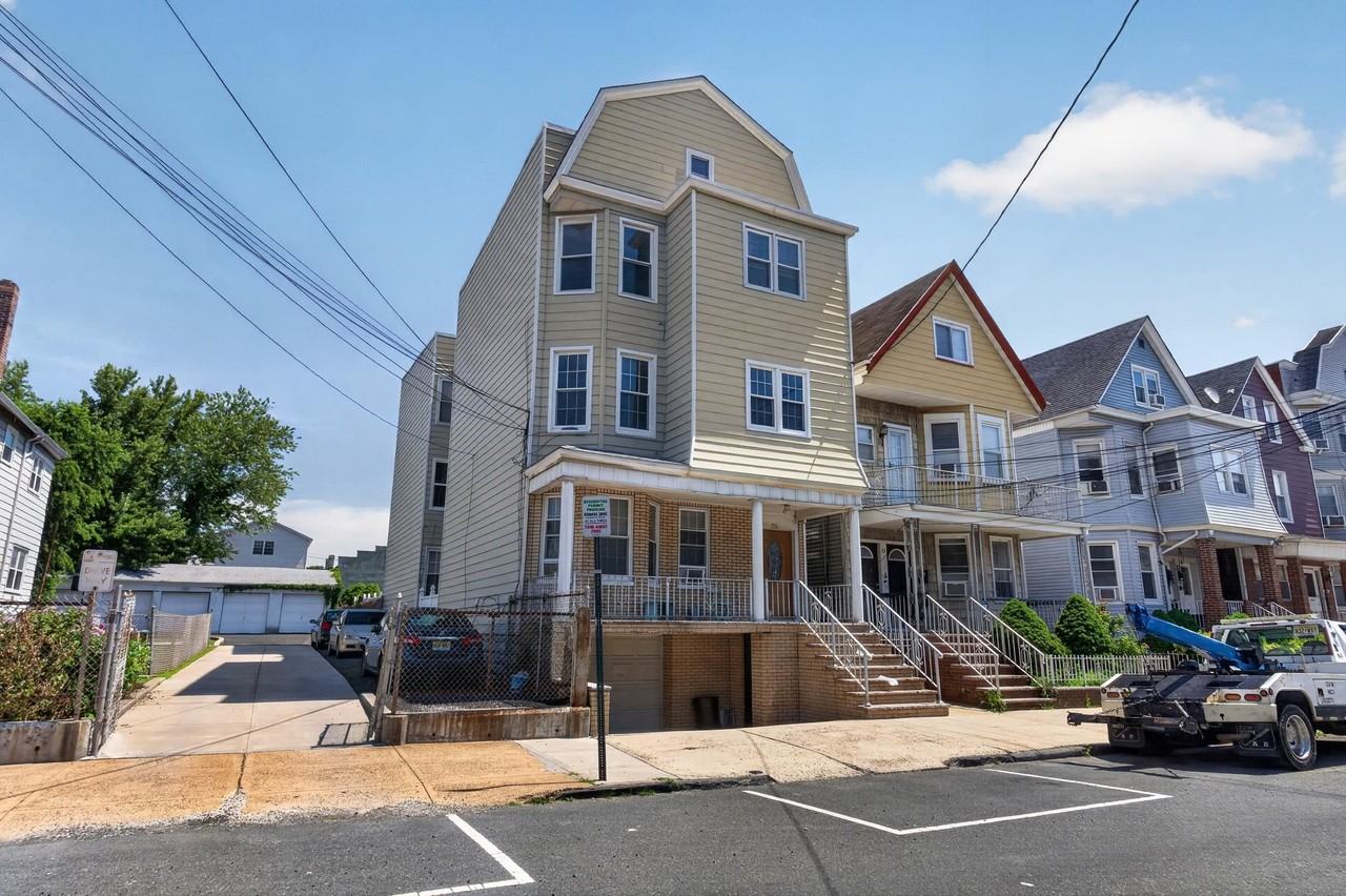 25 W 15th St #5