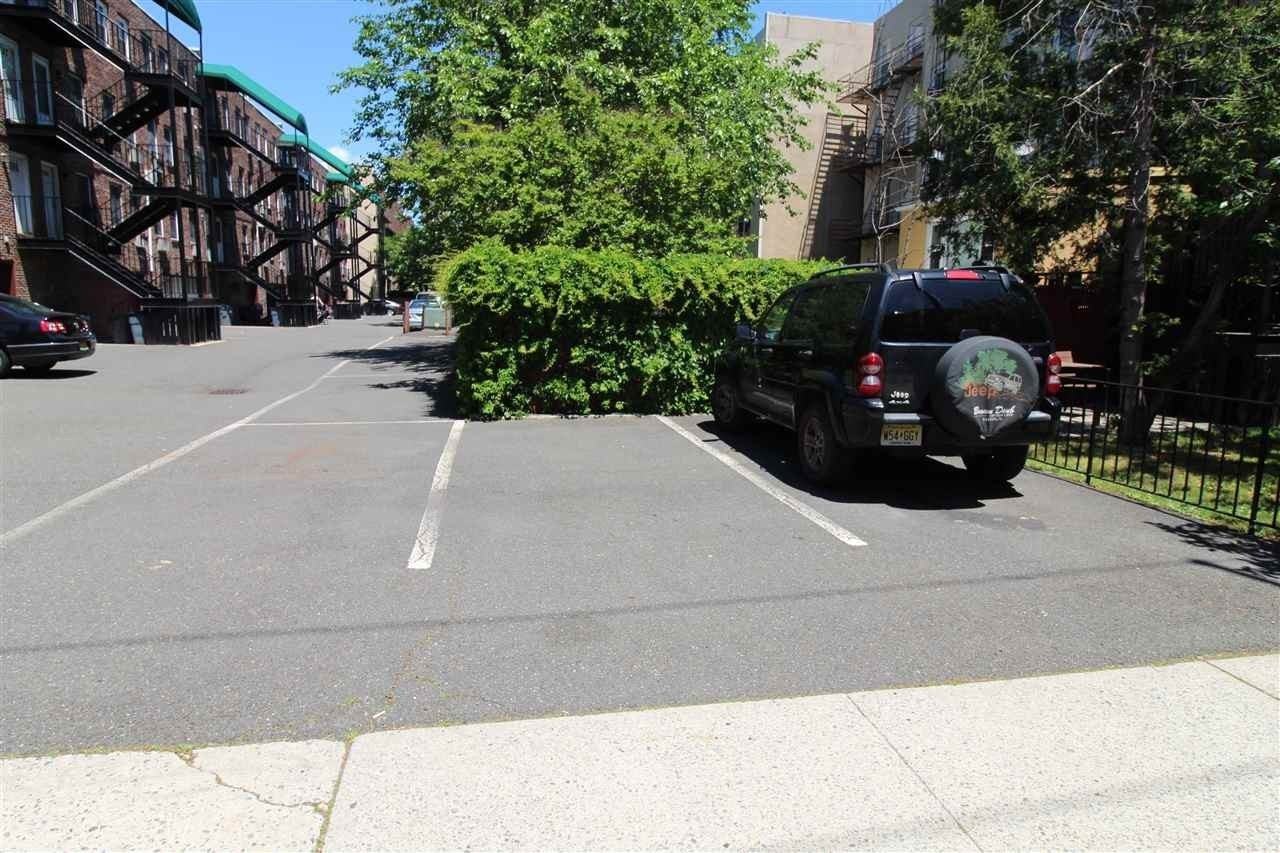 600 Jefferson St #B - Photo 2 of 10