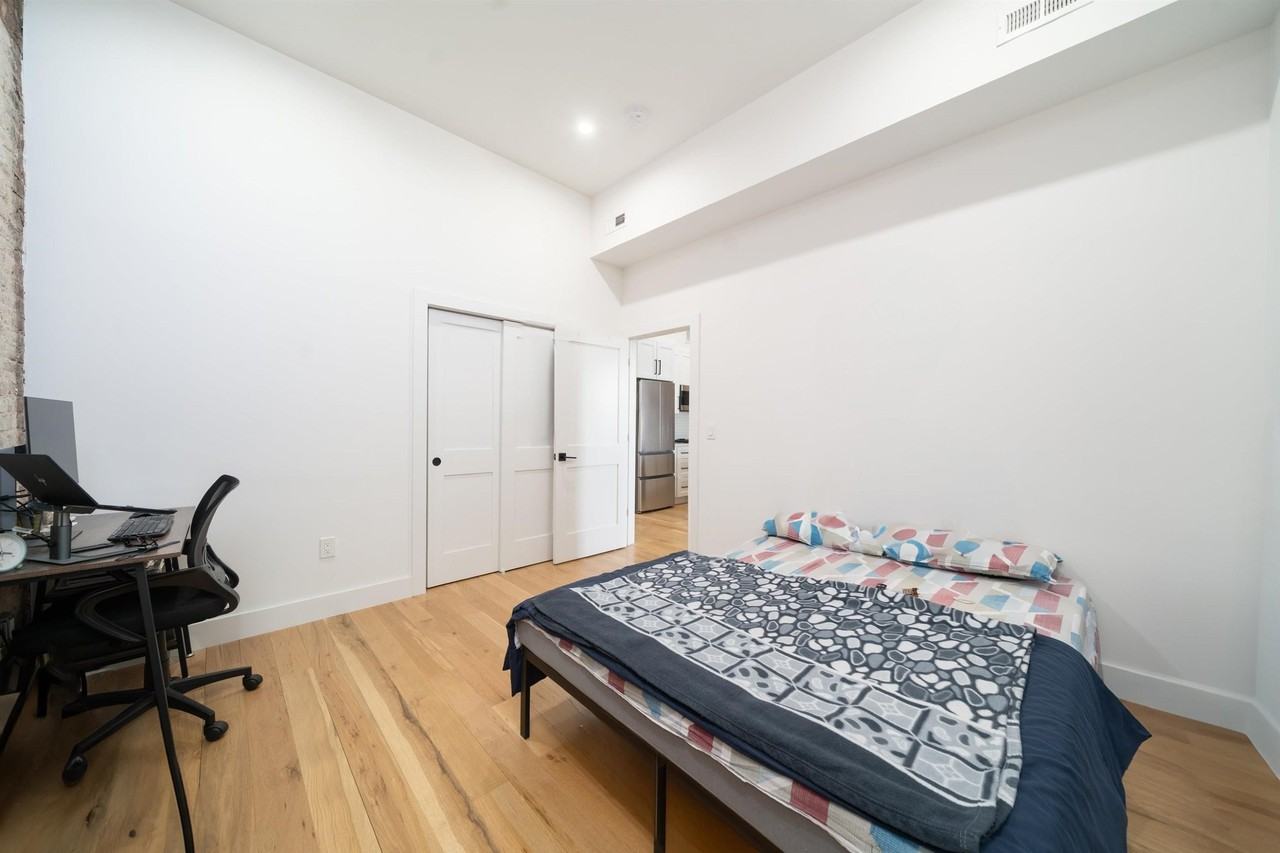 27 Corbin Ave #6 - Photo 7 of 16