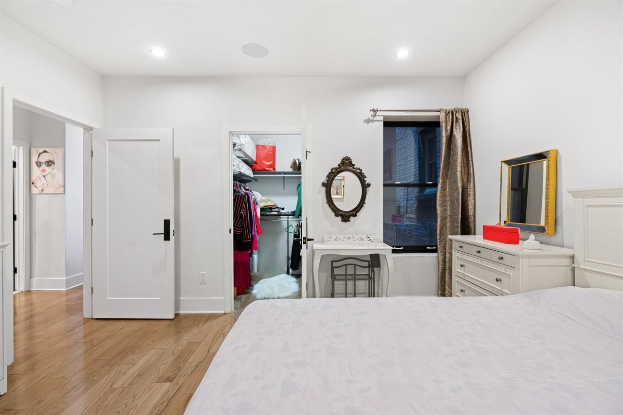 227 4th St #201 - Photo 6 of 8