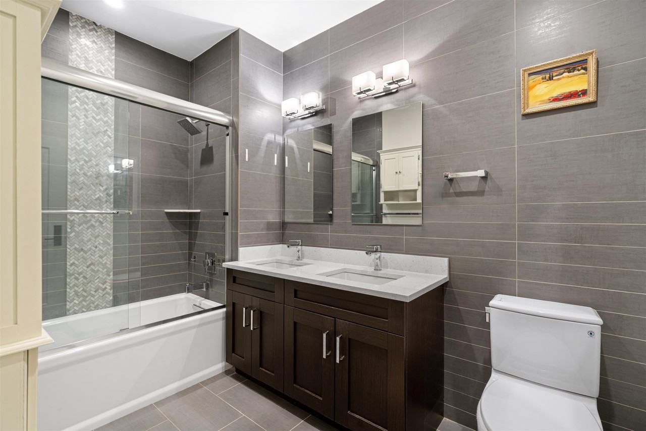 227 4th St #201 - Photo 7 of 8