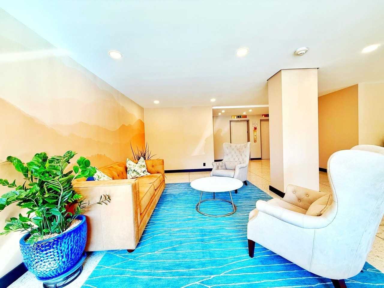 6600 Kennedy Blvd E #22B