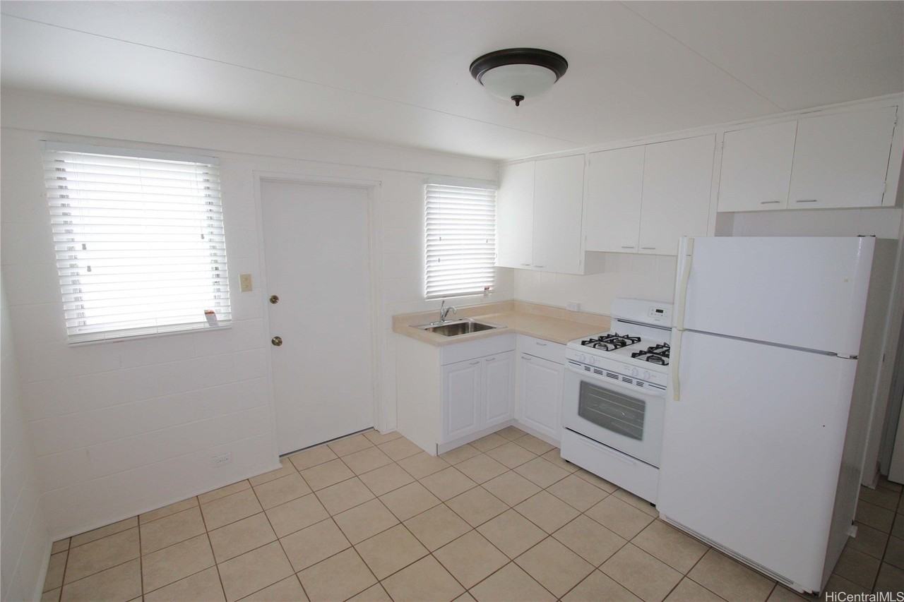 701 Pensacola St #C - Photo 2 of 6