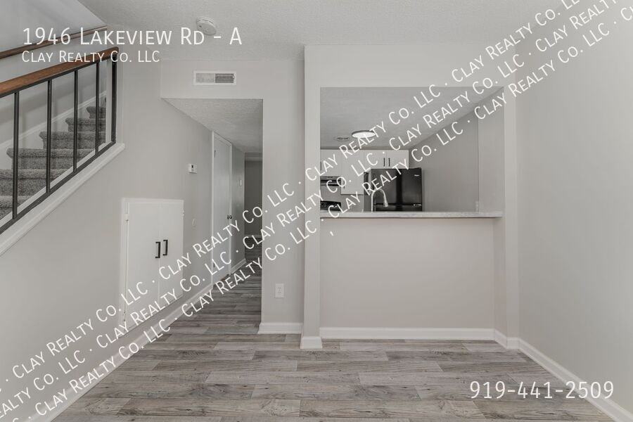 1946 Lakeview Rd #A - Photo 5 of 23