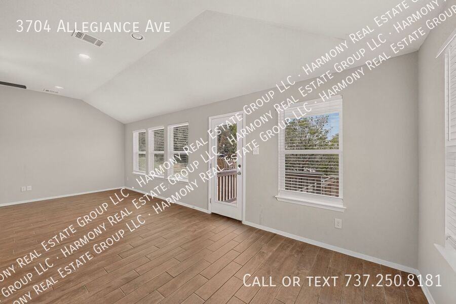 3704 Allegiance Ave - Photo 5 of 39