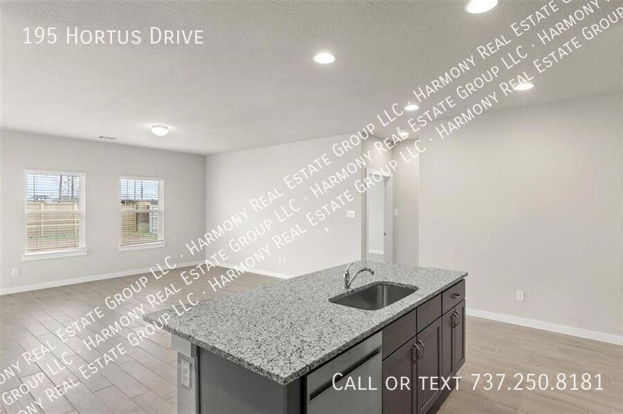 195 Hortus Dr - Photo 4 of 33