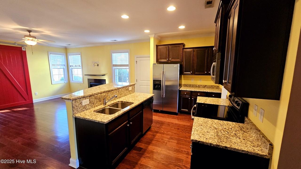 284 Sw Plantation Dr - Photo 4 of 23