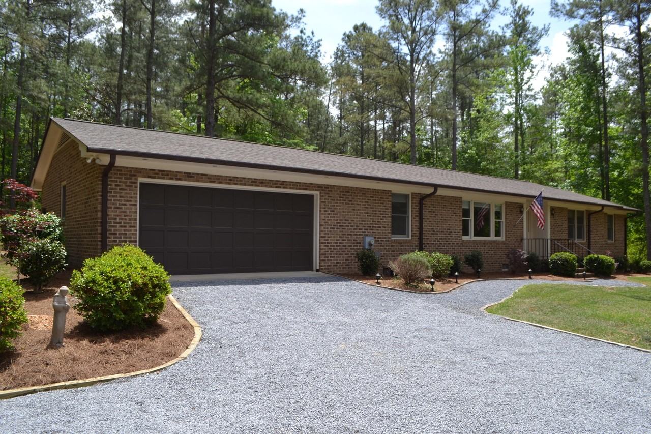 861 Hawthorne Dr - Photo 2 of 19