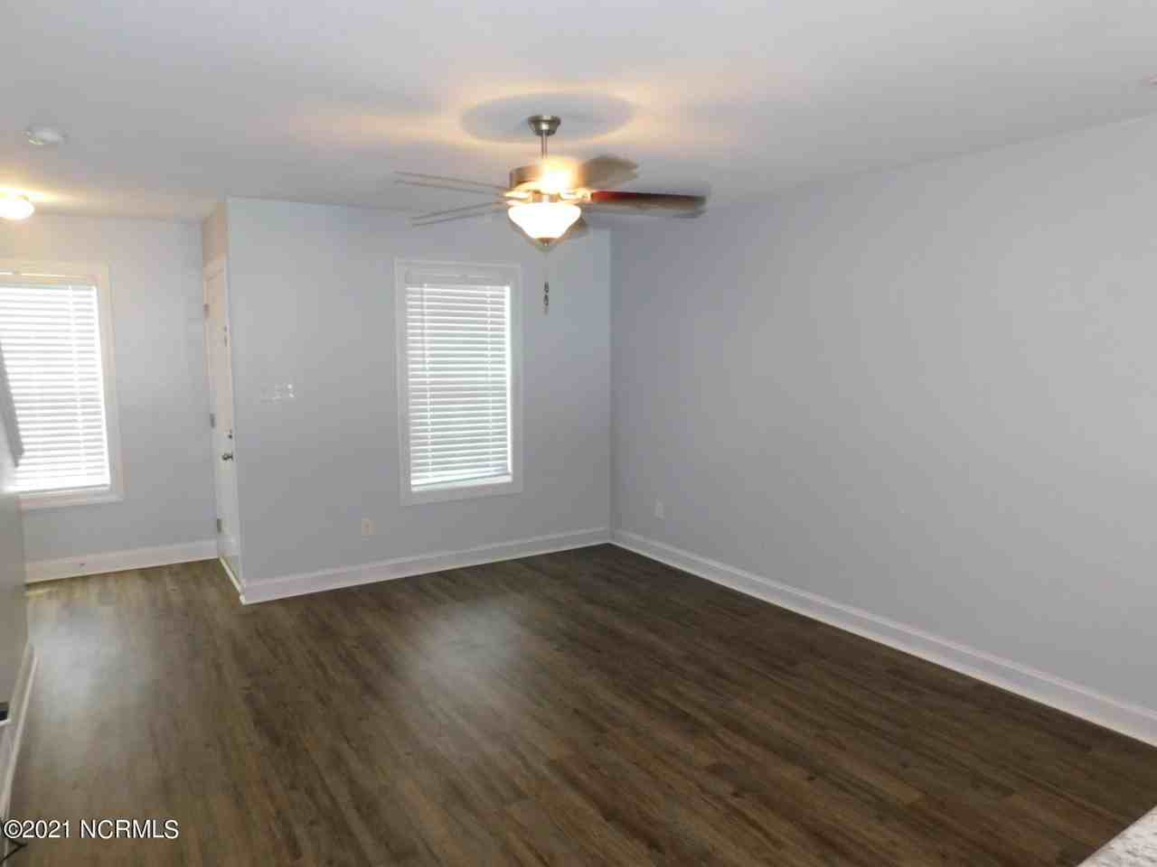 138 Heather Glen Cir - Photo 2 of 18