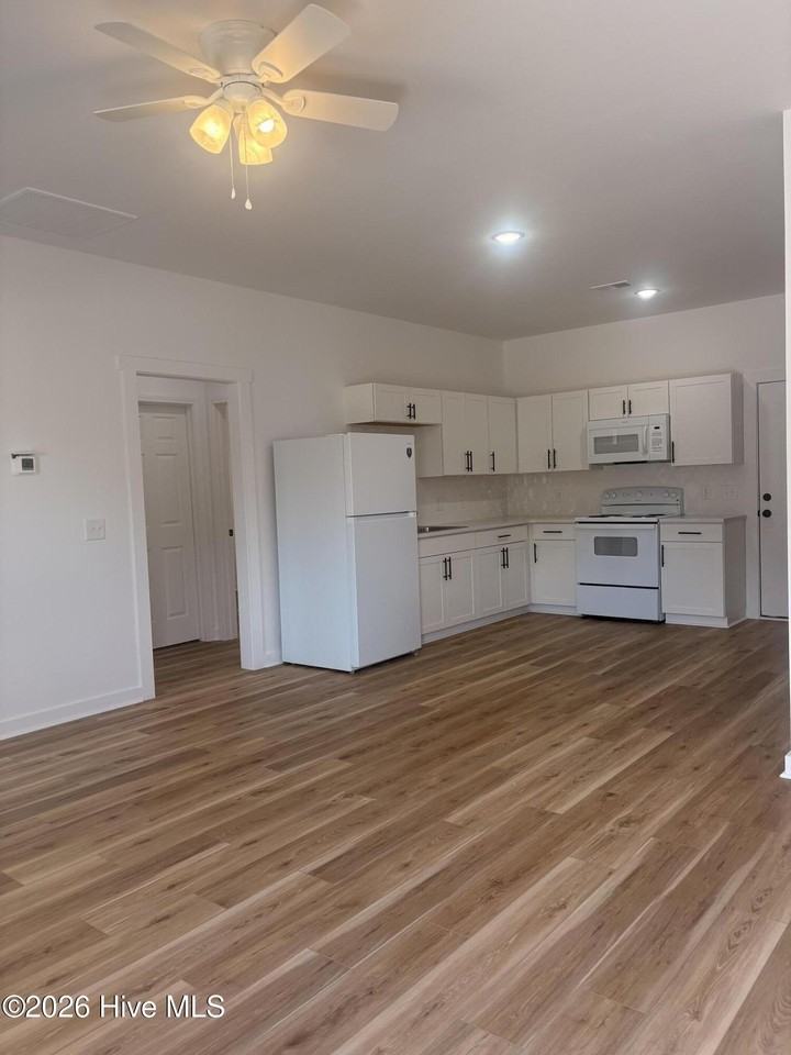 2342 Jolly Roger Dr Sw - Photo 2 of 17