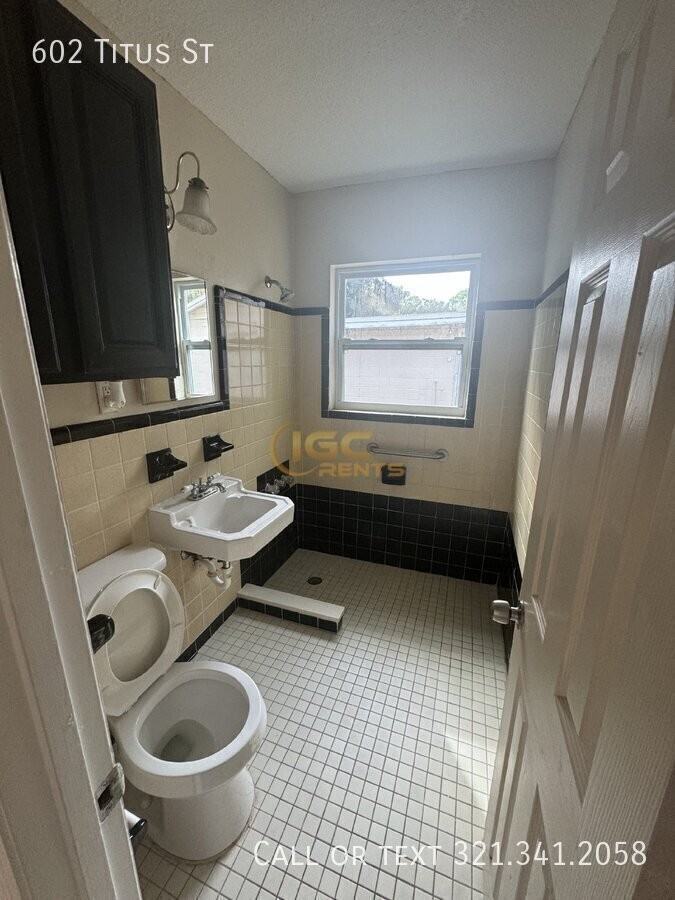 602 Titus St - Photo 7 of 10