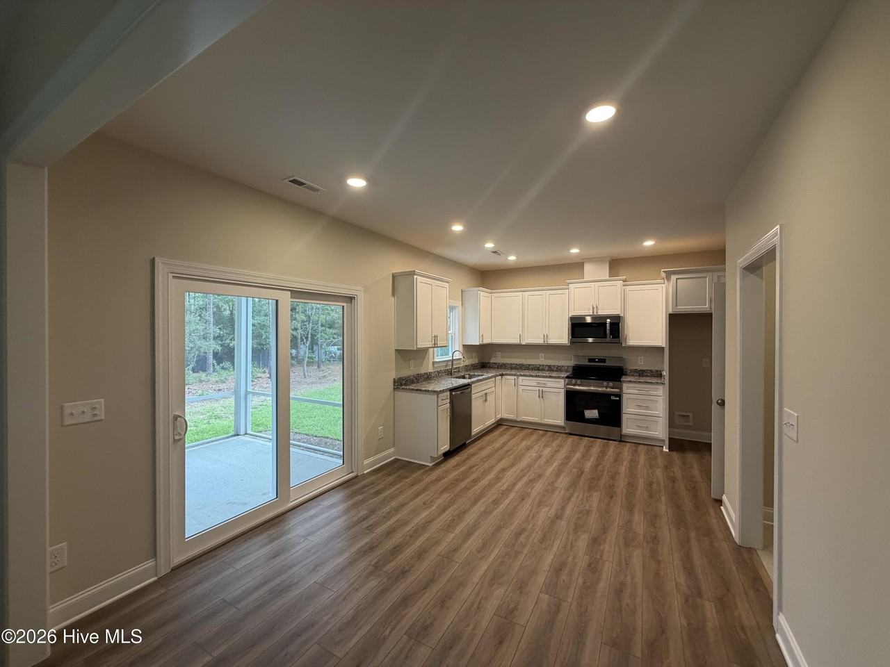 1854 Salisbury Rd - Photo 4 of 13
