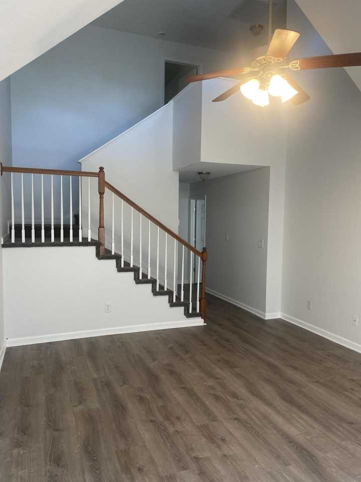 605 Goodale Ln - Photo 2 of 20