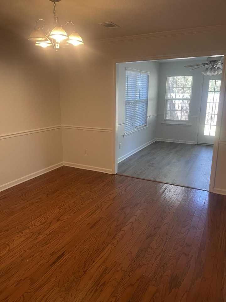 605 Goodale Ln - Photo 4 of 20