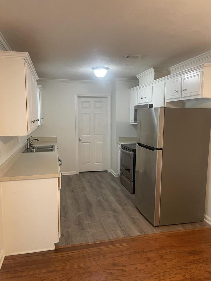 605 Goodale Ln - Photo 5 of 20