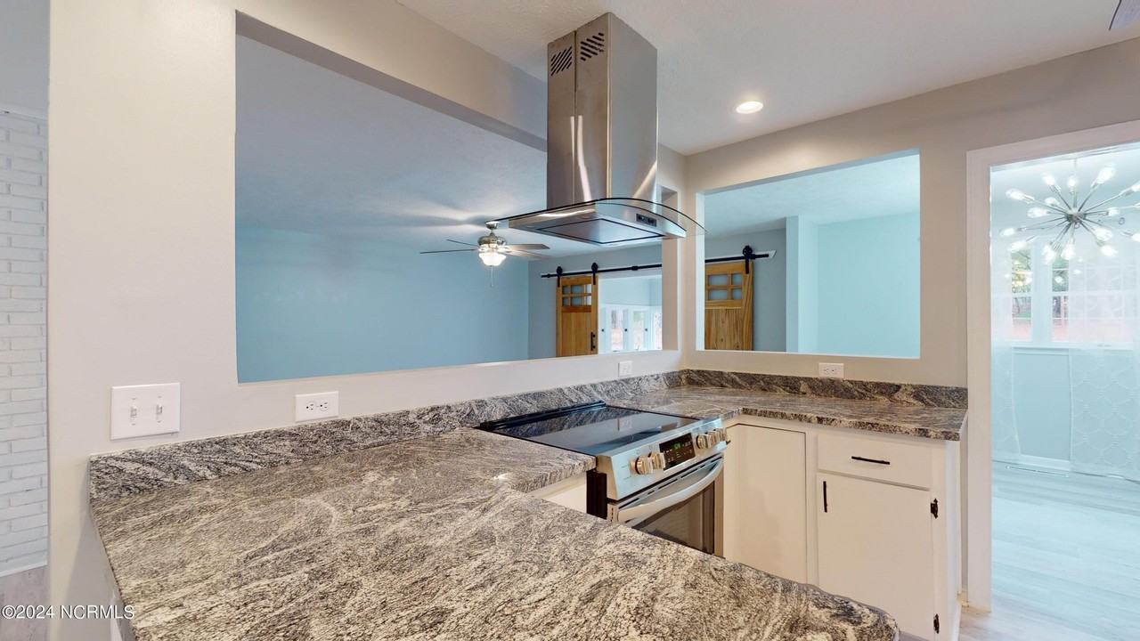 8 Shadow Dr - Photo 5 of 32