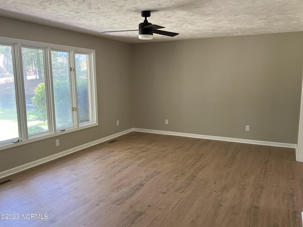 307 Kyloe Rd - Photo 4 of 18