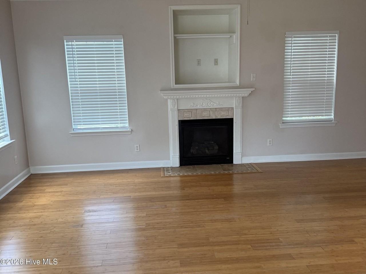 188 Eagleton Cir - Photo 2 of 24