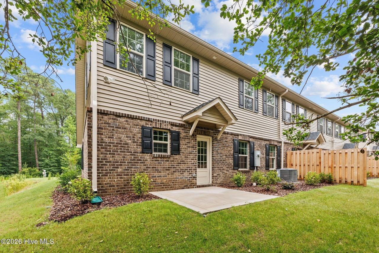 165 Lark Dr - Photo 3 of 29