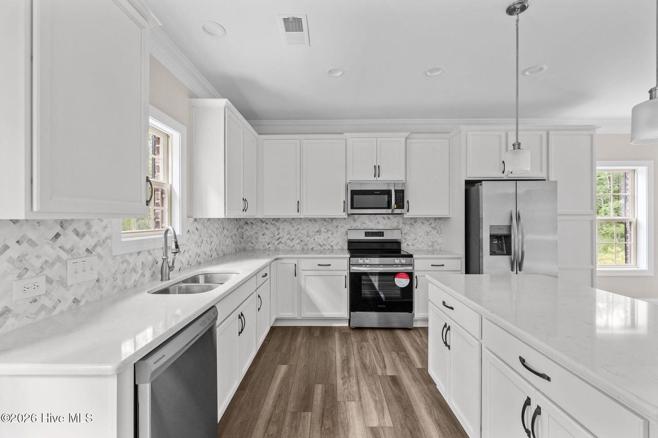 165 Lark Dr - Photo 6 of 29