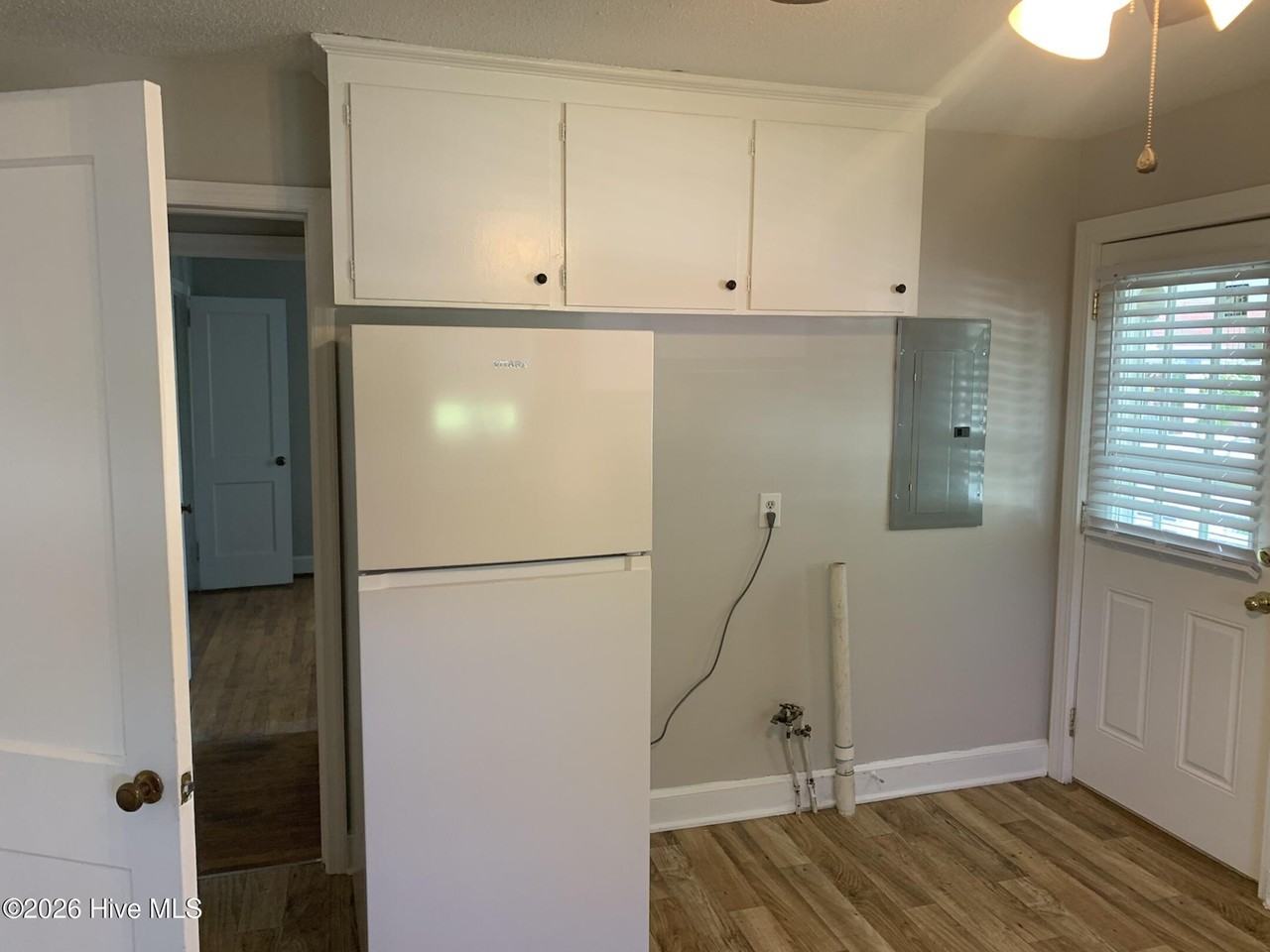 4039 Verna Ave #4039 - Photo 3 of 9