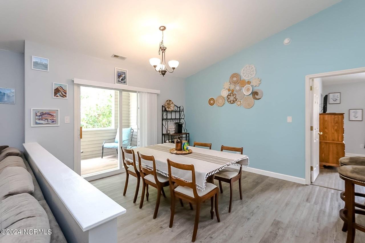 404 Commerce Ave #D - Photo 4 of 14