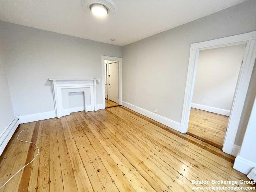 1584 Tremont St - Photo 4 of 9