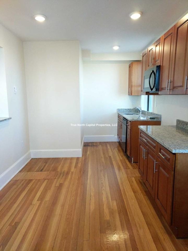 384 Broadway - Photo 6 of 10