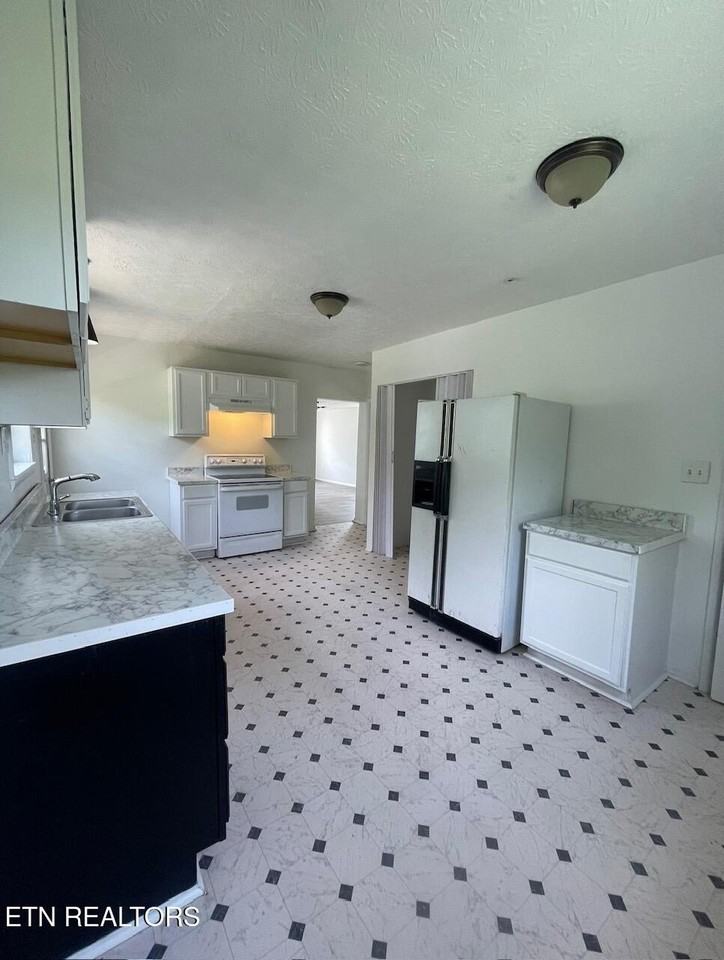 116 Flanders Ave #1 - Photo 2 of 16